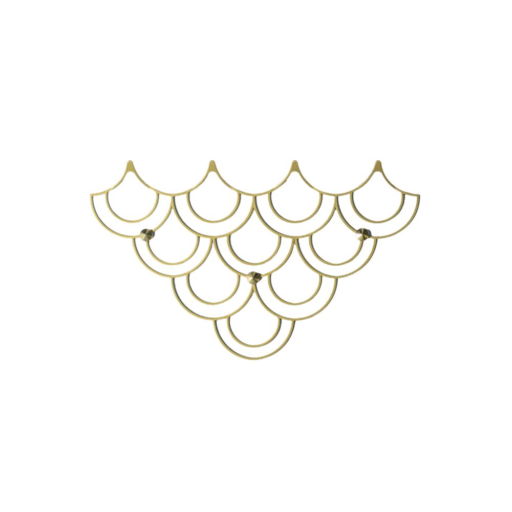 Μία κρεμάστρα με κοπή λέιζερ χρυσή τετραπλή