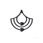 Μία κρεμάστρα με κοπή λέιζερ μαύρη μονή