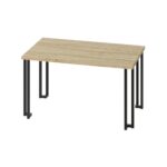 Ένα τραπέζι με πόδια τραπεζίου μεταλλικά τετραγωνισμένα μαύρα